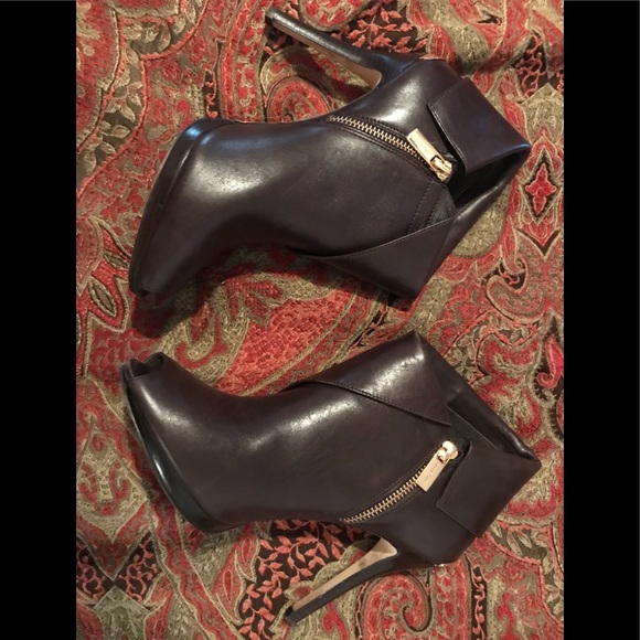 Michael Kors Shoes - 💼Michael Kors Open-Toed Ankle Boots Brown